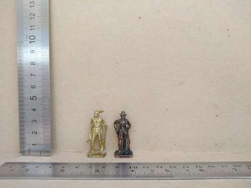 Vintage! Cowboys And Indians! - Small Die-Cast Metal Figures - Kinder Scame