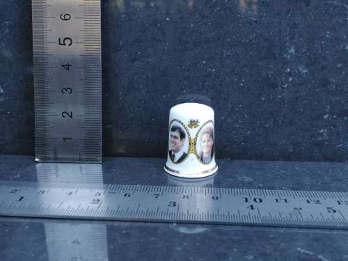 Vintage! England - Royal Wedding Prince Andrew Sarah Ferguson 1986 - Porcelain Thimble