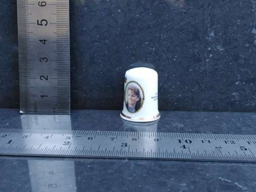 Vintage! England - Royal Wedding Prince Andrew Sarah Ferguson 1986 - Porcelain Thimble