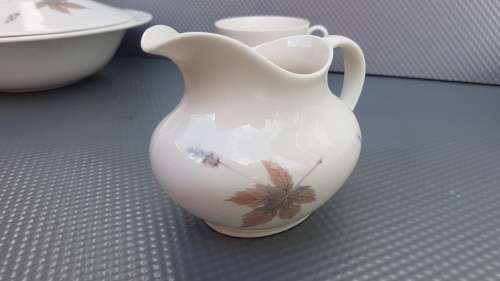 Vintage! Royal Doulton - English Translucent China - Tubling Leaves - 20 piece part service
