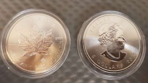 2016 - Canadian Silver Maple -  .999 Fine Silver - 1 Oz - in capsule