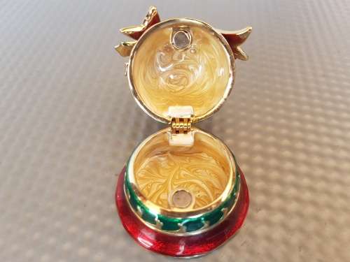 Vintage! Christmas Bell Trinket Box Enamel Metal.