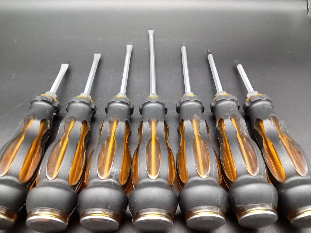 Awesome Tool Set - Safety Gloves, Socket Set, Spanners (27/21/21) and Heavy Duty Screwdriver Set