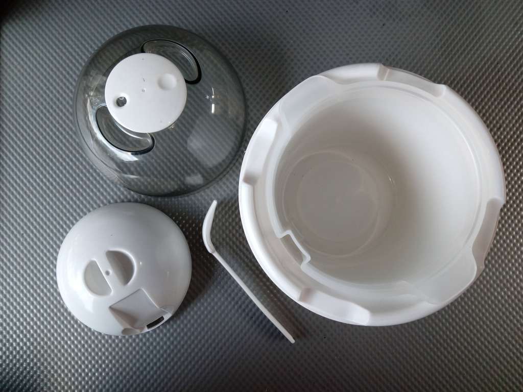 Vintage Kitchen -  JPS Washable Lint remover, Classy Cuisine Canape Maker and Cutter, Yogurt Maker