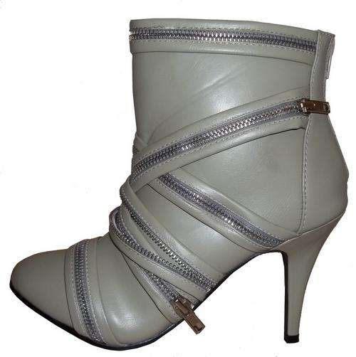 Rage Zipper Ankle Booties (Size 7)