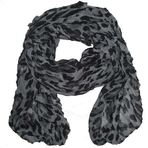 Fashionable Leopard Print Crinkled Scarf / Wrap