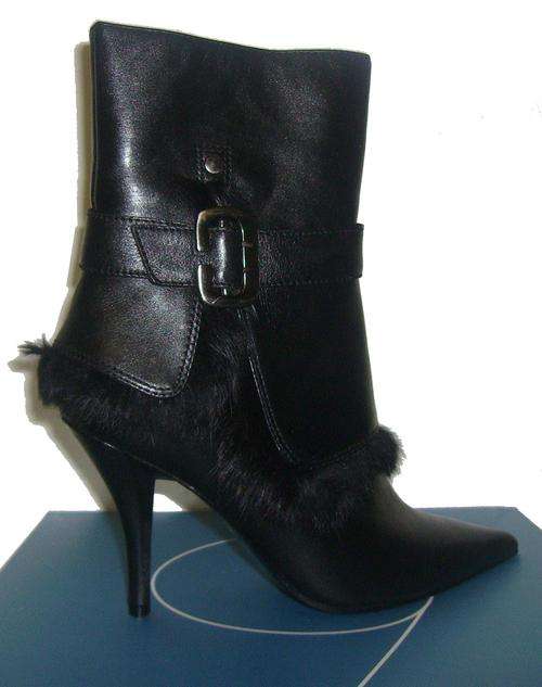 WINTER CLEARANCE! Nine West Leather Booties, (SA Size 5)