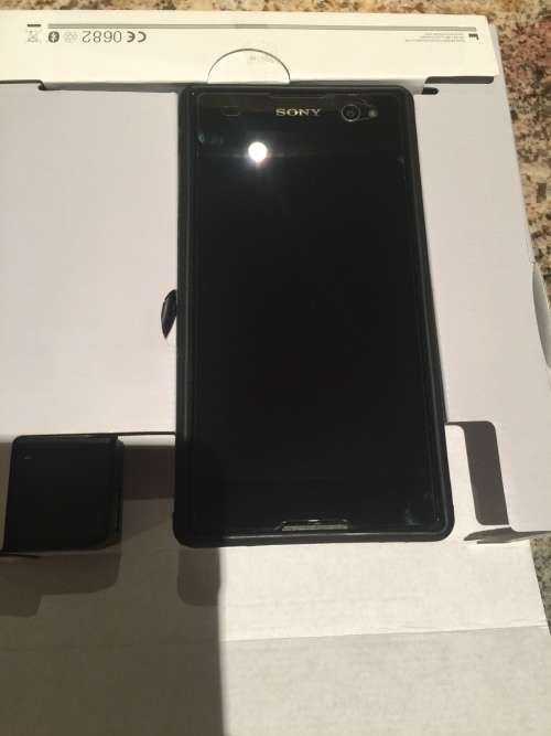 Sony C3 Cellphone Demo Excellent Condition with glass screen protector and cover