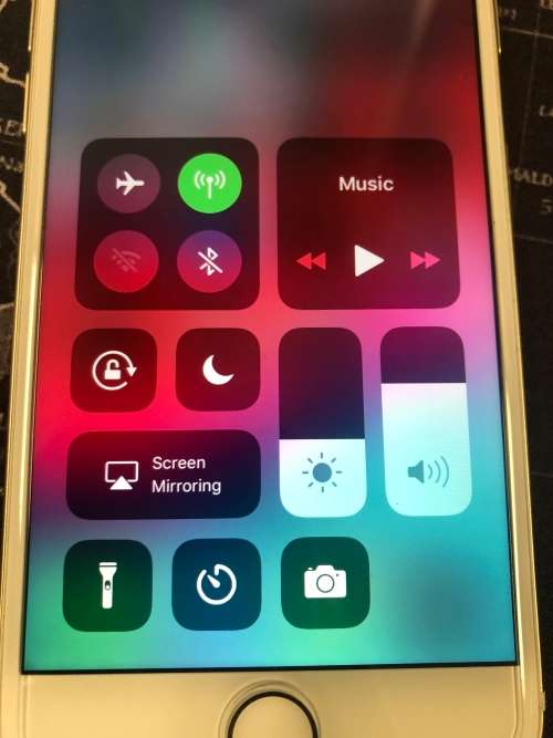 APPLE IPHONE 7 32GB USED EXCELLENT CONDITION HOWEVER THE WIFI DOES NOT WORK