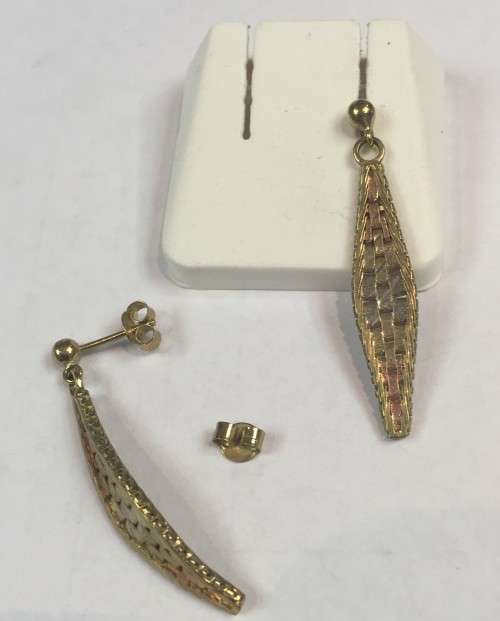 9k solid 9 carat  Gold  ,   Awesome imported Tricolour Hanging earrings  -- grams 3.32