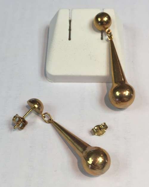 9  carat  Gold  , Long  Dangling earring