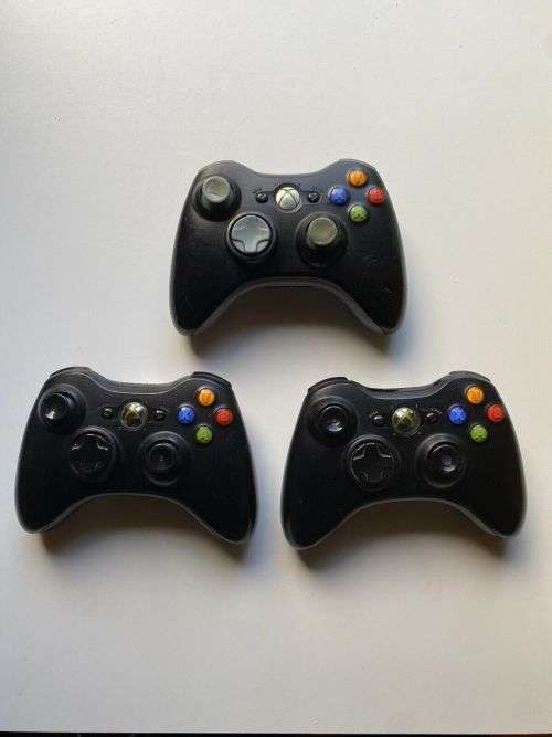 Microsoft Xbox 360 Console 500GB with Kinect + 2 Remotes + 20 games