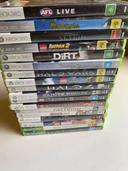 Microsoft Xbox 360 Console 500GB with Kinect + 2 Remotes + 20 games