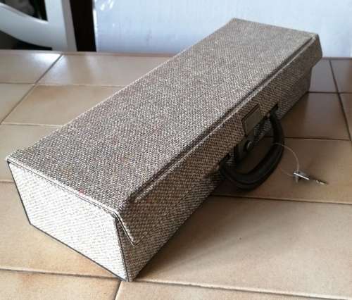 Vintage Cassette Tape Case - excellent condition - has fully functional lock with key