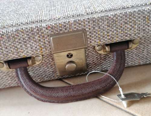 Vintage Cassette Tape Case - excellent condition - has fully functional lock with key