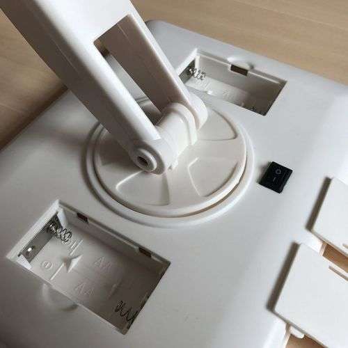 Fleek 360 Degree Magic Touch LED Make Up Mirror - White and pink colour