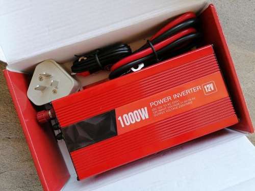 1000W MODIFIED POWER INVERTER - CONVERTS 12V DC INTO 220V AC
