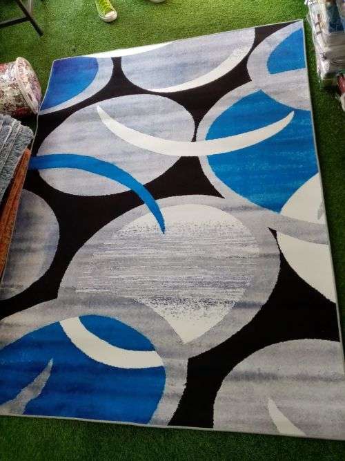ABSOLUTELY BEAUTIFUL 3D CARPETS - VARIOUS DESIGNS SEE AUCTION