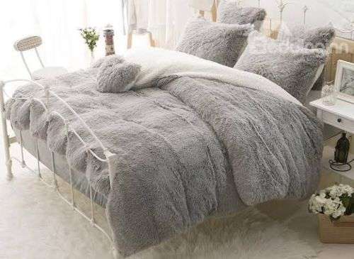 GORGEOUS 3 PIECE FLUFFY QUEEN SIZE COMFORTER SET- VARIOUS COLOURS