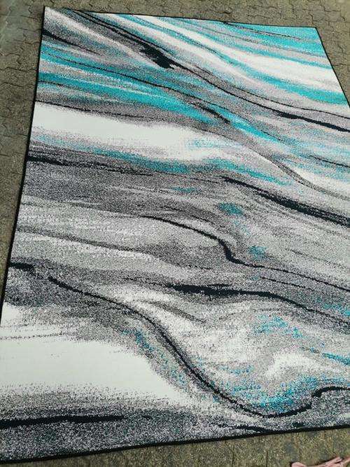 ABSOLUTELY BEAUTIFUL 3D CARPETS - VARIOUS DESIGNS SEE AUCTION