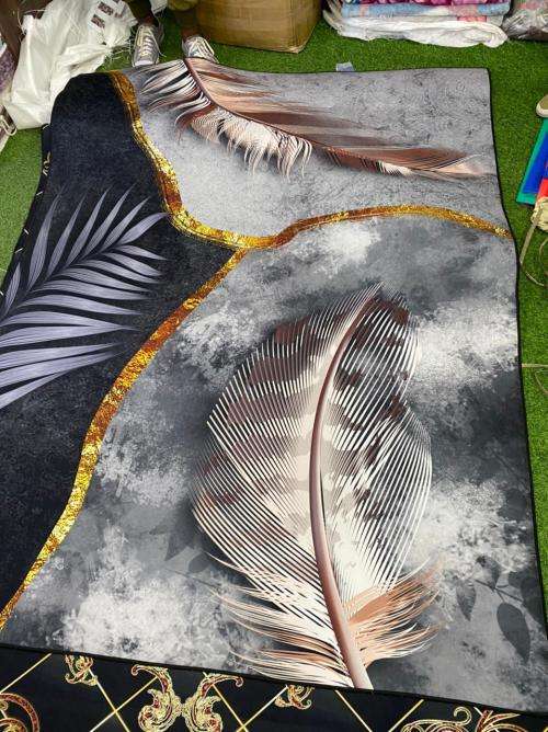 ABSOLUTELY BEAUTIFUL 3D CARPETS - VARIOUS DESIGNS SEE AUCTION
