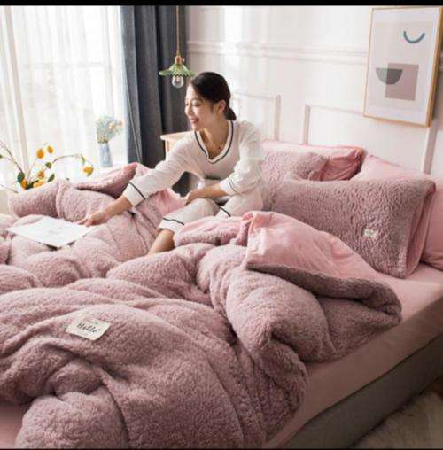 NEW GORGEOUS 5 PIECE FLUFFY QUEEN SIZE COMFORTER SET- VARIOUS COLOURS