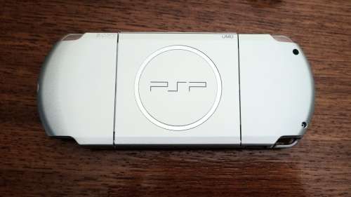 PSP + 11 Games + 2 Movies + Charger + Fifa Decal + Box - Free Shipping