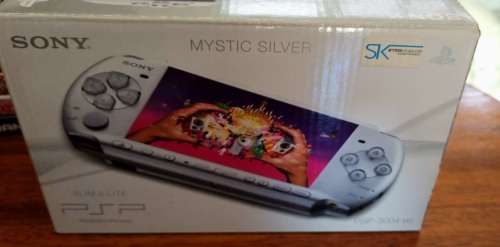 PSP + 11 Games + 2 Movies + Charger + Fifa Decal + Box - Free Shipping