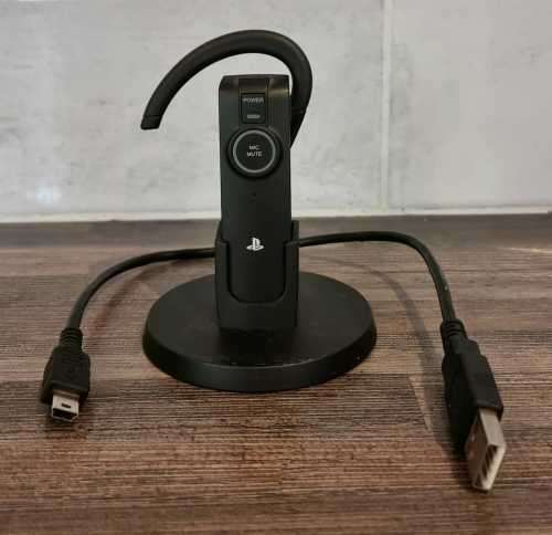 Earpiece with Charging Dock for PS3