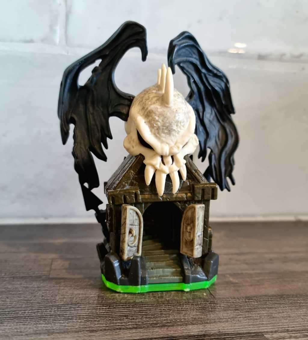 Darklight Crypt for Skylanders Spyros Adventure