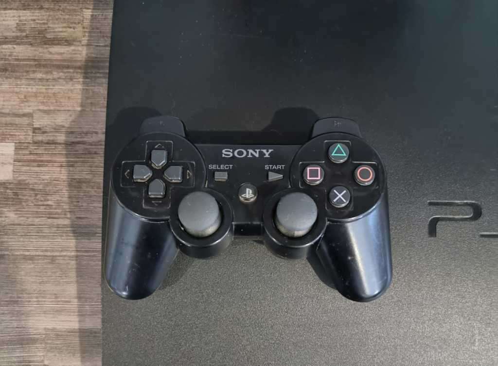 250gb PS3 Console + Controller + Games