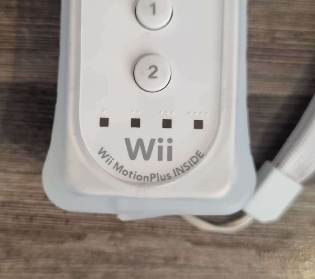 Nintendo Wii Controller with Motion Plus