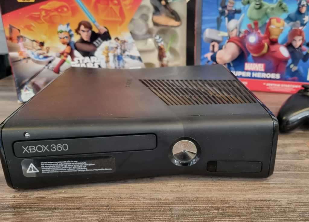 Xbox 360 250GB Console + Controller + Disney Infinity Bundle - Avengers + Star Wars