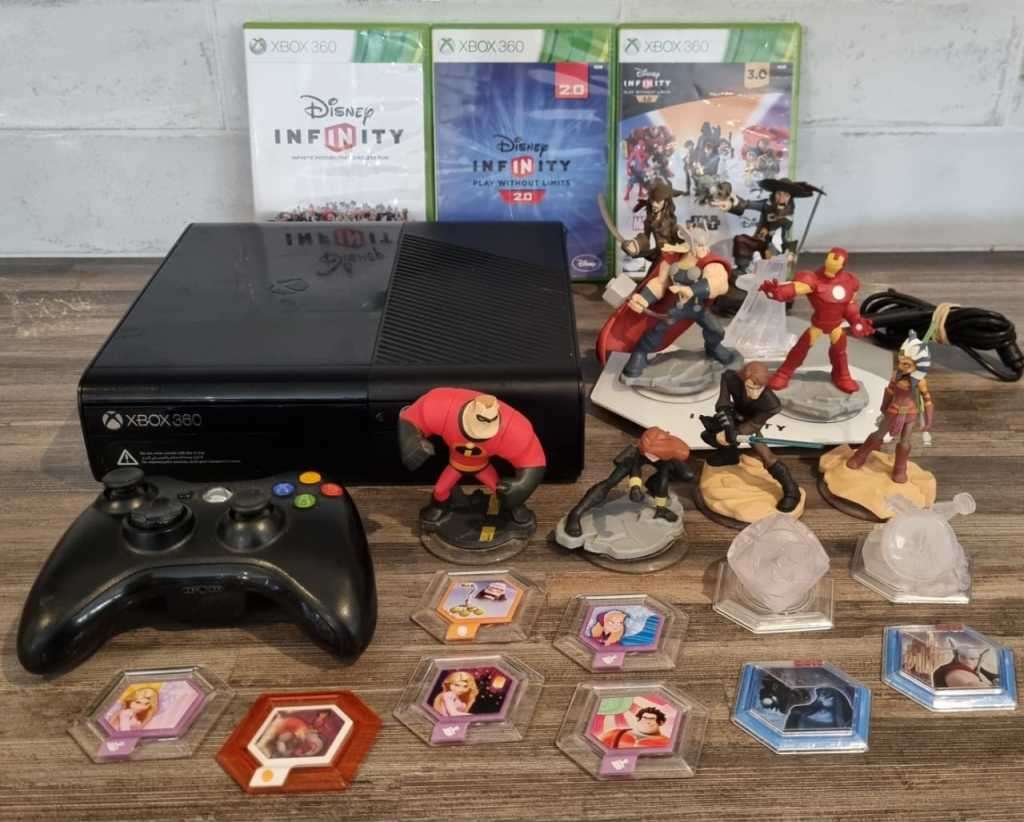 Xbox 360 4GB Console + Disney Infinity Bundle - Price Drop