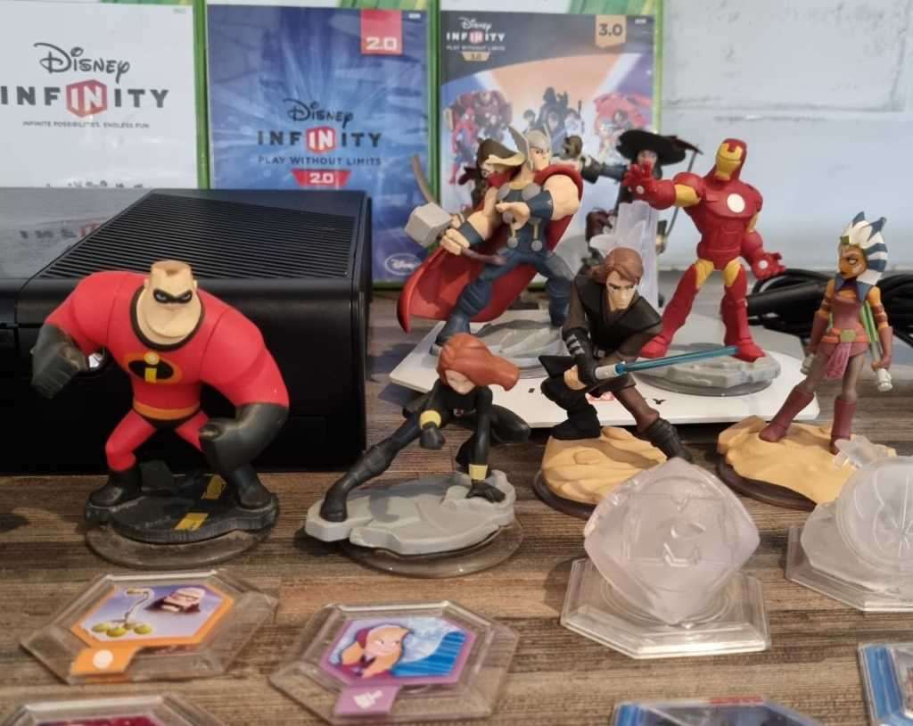 Xbox 360 4GB Console + Disney Infinity Bundle - Price Drop