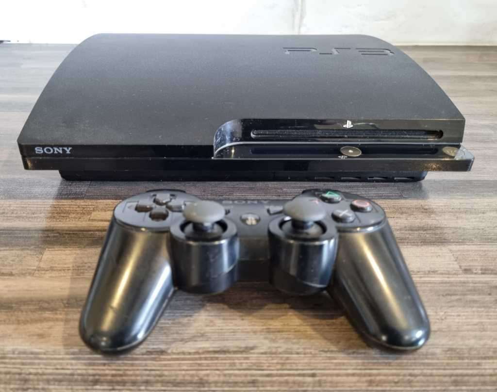 PS3 120GB Console + Controller