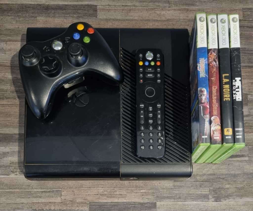Xbox 360 500GB Console + Game Bundle