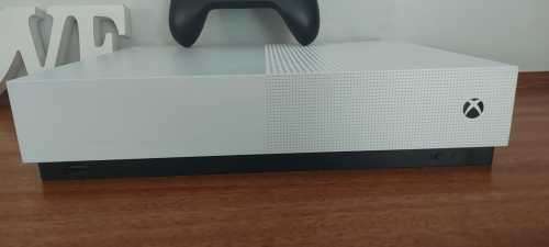 XBOX ONE S 1TB DIGITAL EDITION + CONTROLLER + CABLES