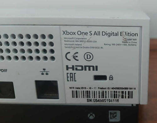 XBOX ONE S 1TB DIGITAL EDITION + CONTROLLER + CABLES