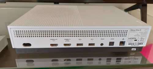 XBOX ONE S 1TB Console Excellent working condition