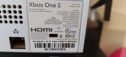 XBOX ONE S 1TB Console Excellent working condition