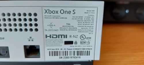 XBOX ONE S 1TB Console Excellent working condition