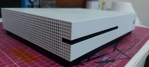 XBOX ONE S 1TB Console Excellent working condition