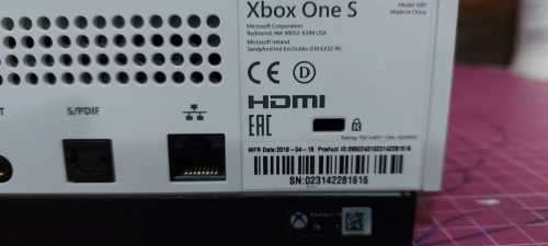 XBOX ONE S 1TB Console Excellent working condition