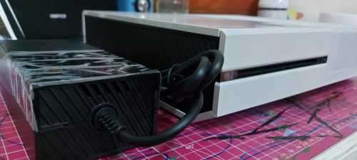 XBOX ONE Original White 500GB Console Excellent working condition