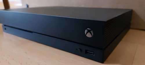 XBOX ONE X 1TB Console + Controller + 5 x Game Excellent working condition