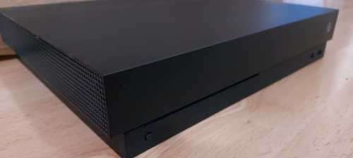 XBOX ONE X 1TB Console + Controller + 5 x Game Excellent working condition