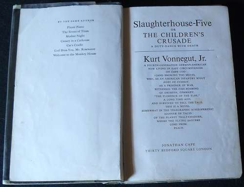 Slaughter House 5 or The Children`s Crusade. A duty dance with death. Vonnegut, Kurt, Jr.