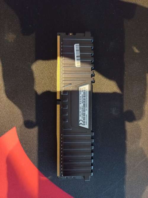 VENGEANCE® LPX 8GB (2 x 4GB) DDR4 DRAM 2666MHz C16 Memory Kit - Black