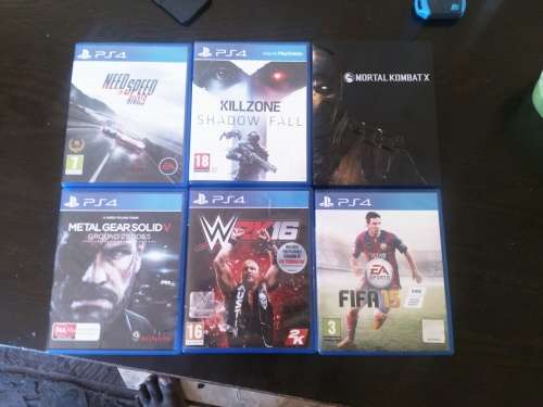 SONY PS 4 500 GIG (2 CONTROLLERS + 6 GAMES WORTH R5500)